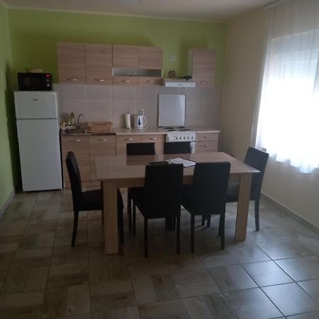 شقة Apartman Fiva Pacir المظهر الخارجي الصورة