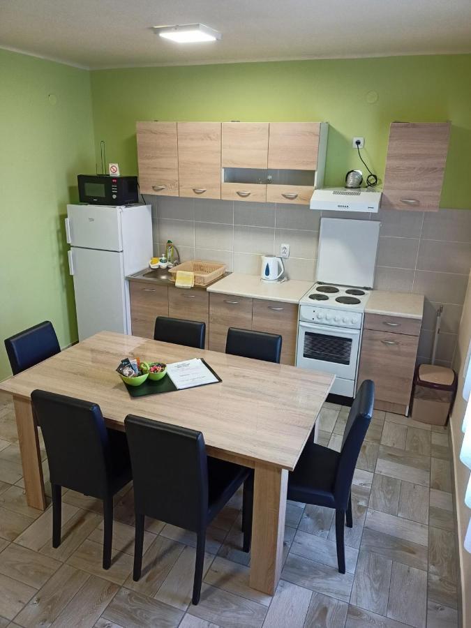 شقة Apartman Fiva Pacir المظهر الخارجي الصورة