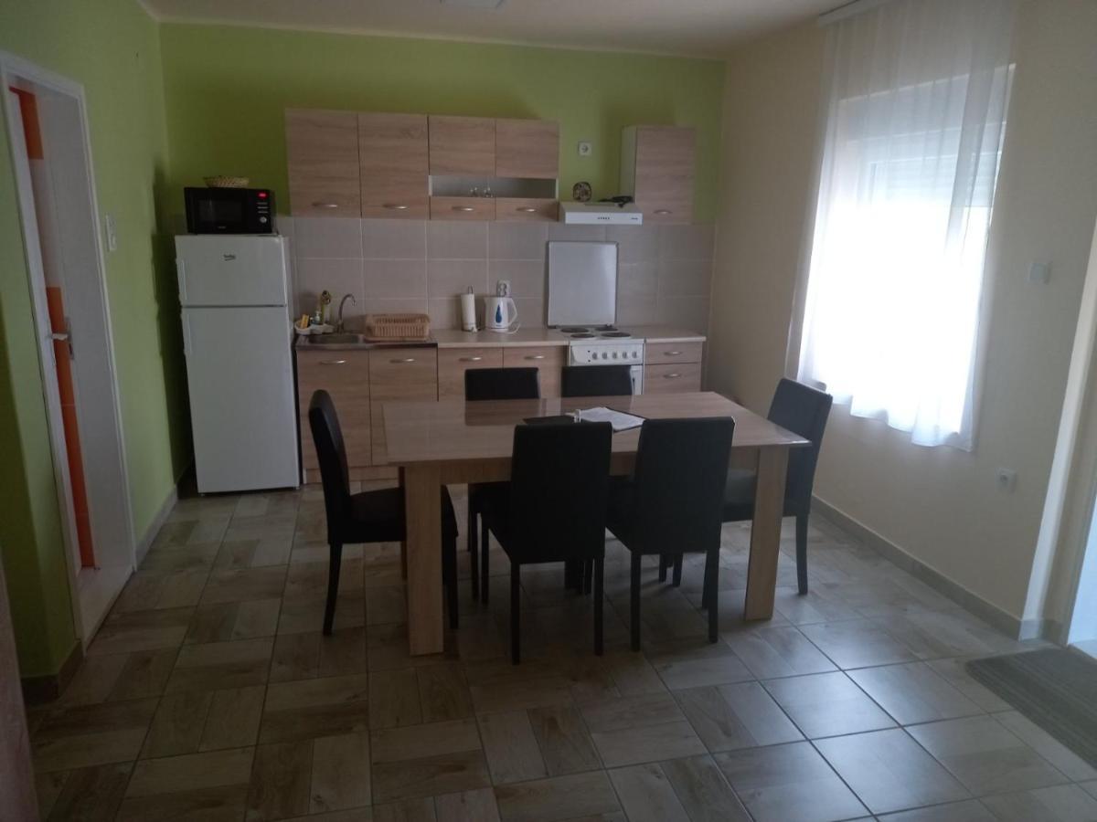 شقة Apartman Fiva Pacir المظهر الخارجي الصورة